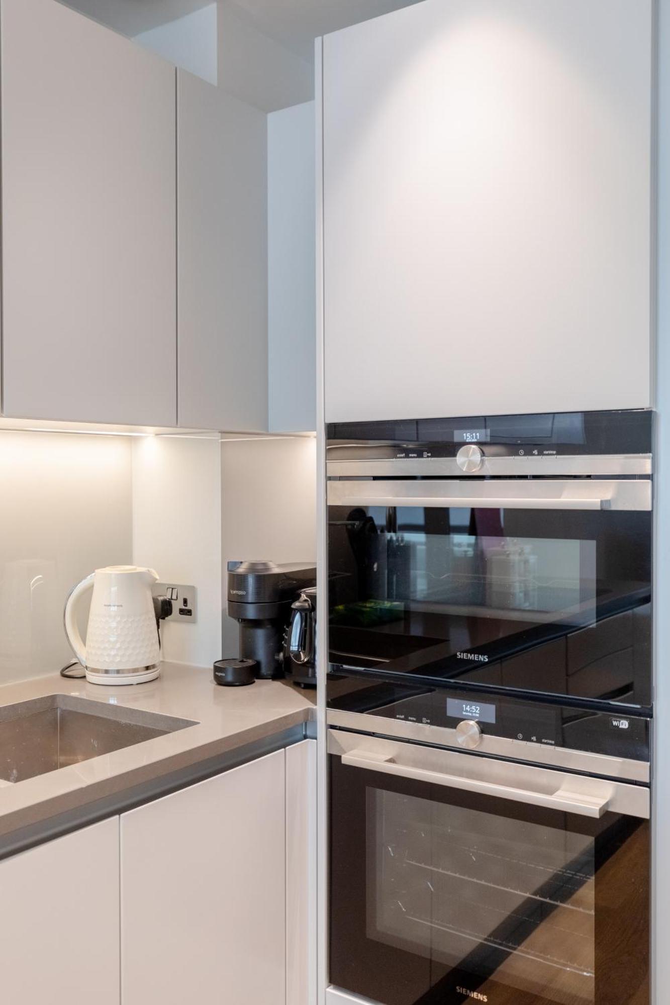 Luxury 2 Bed 2 Bath Close To Chelsea *
